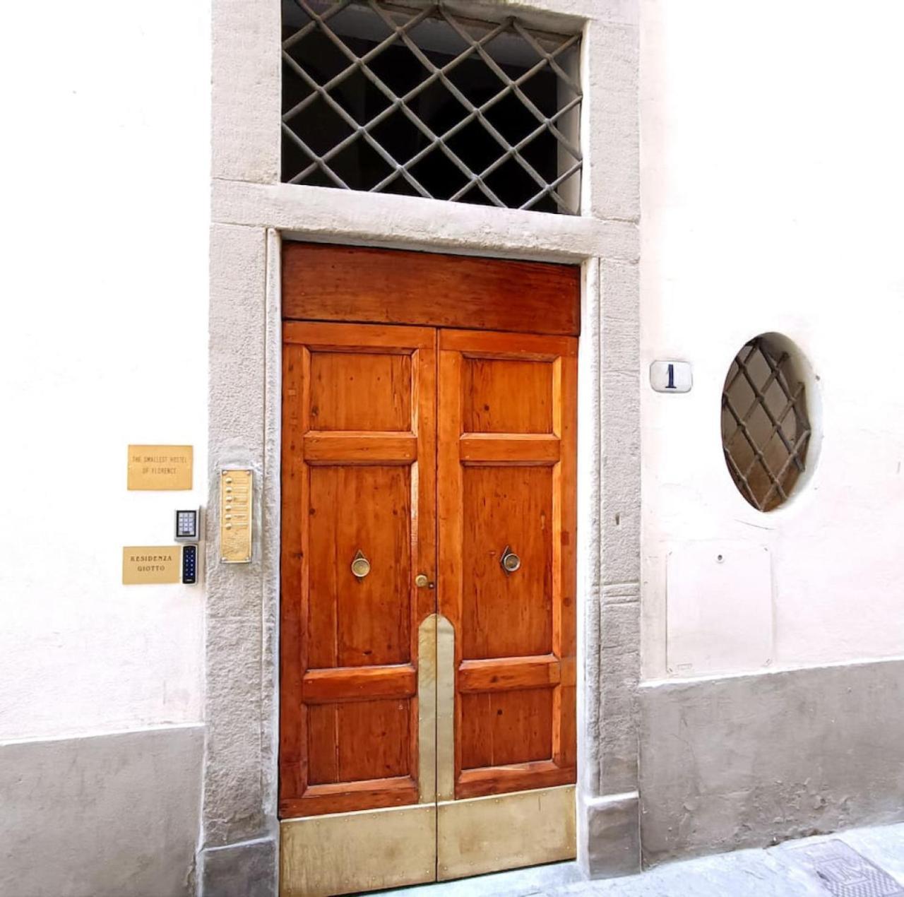 The Smallest Hostel Of Флоренція Екстер'єр фото