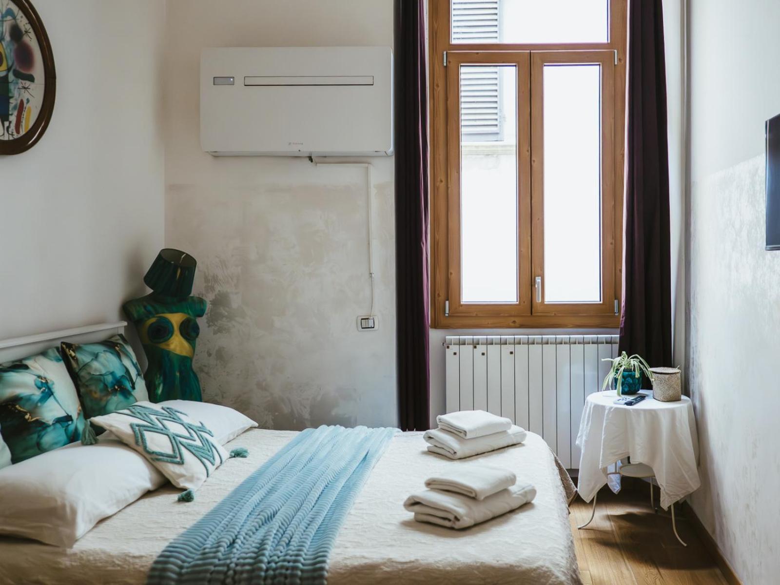 The Smallest Hostel Of Флоренція Екстер'єр фото